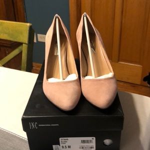 9.5 Zitah INC pumps blush